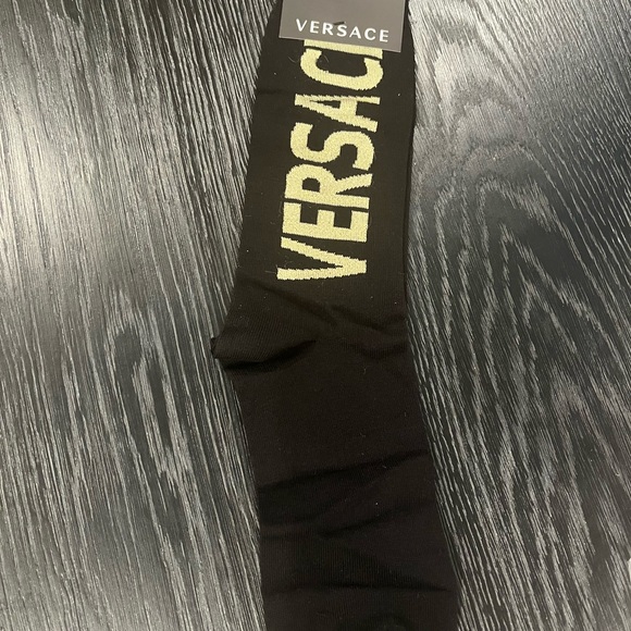 Versace - Picture 2 of 8
